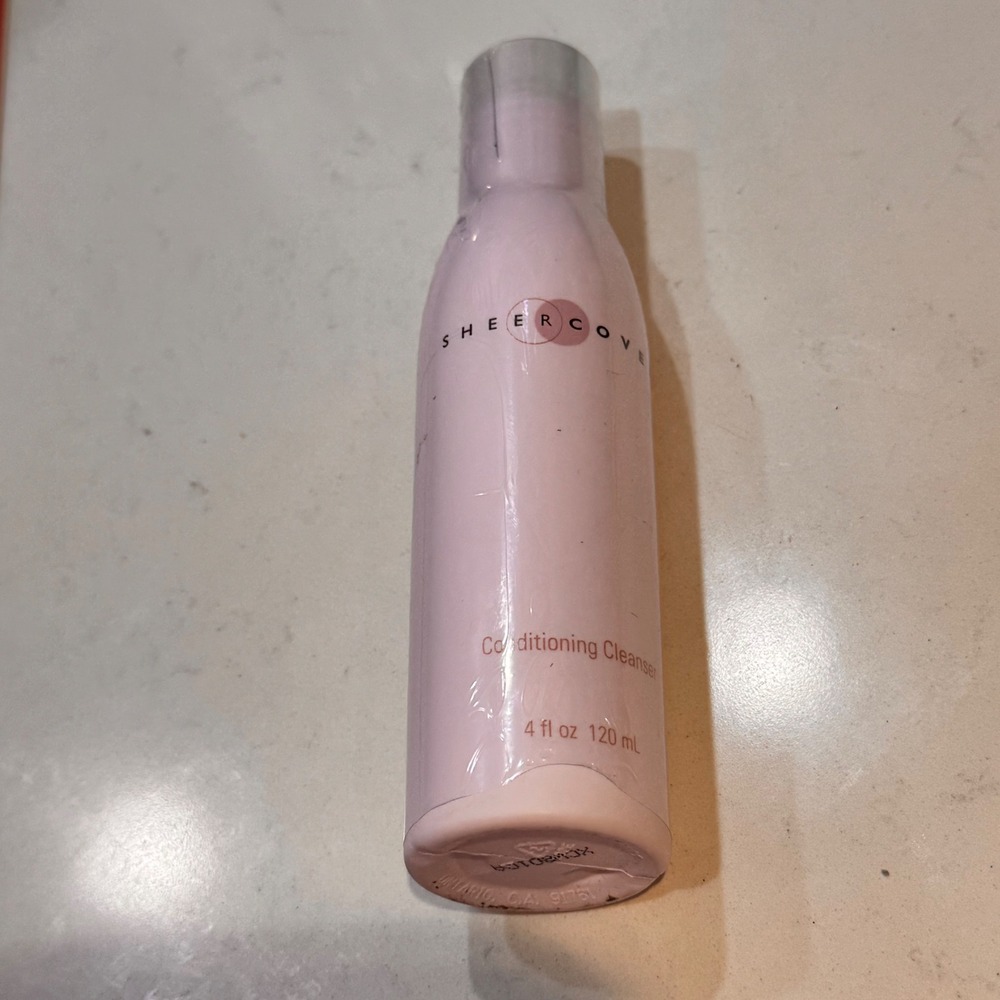 New Sheer Cover Conditioning Cleanser 4 fl oz 120 ml Gentle Face Hydrating Wash‎